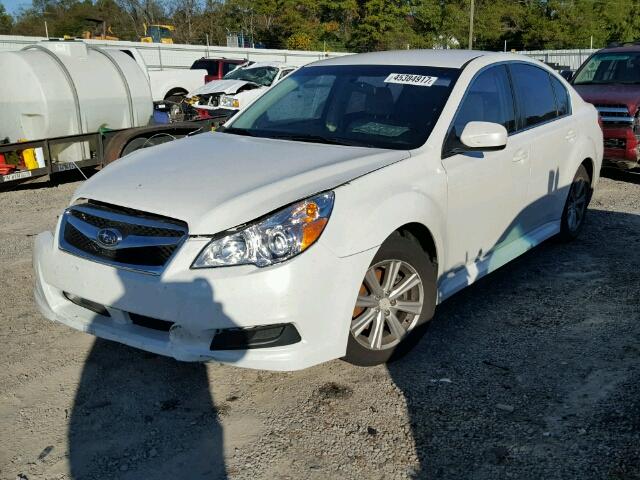 4S3BMBB68A3243792 - 2010 SUBARU LEGACY 2.5 WHITE photo 2