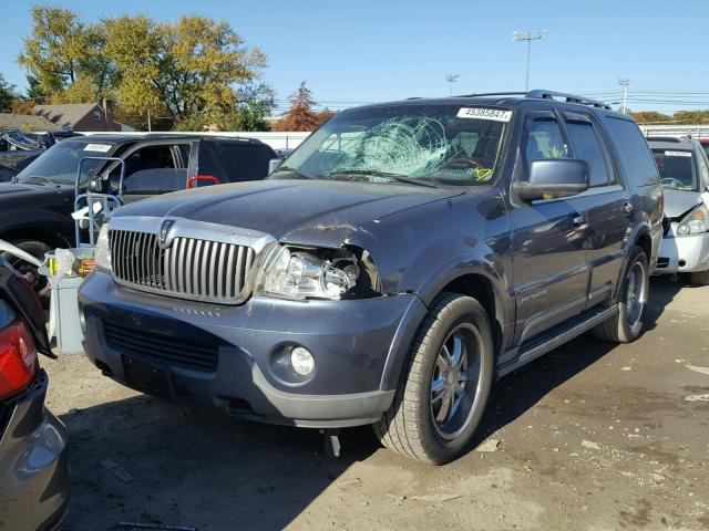 5LMFU28R73LJ30219 - 2003 LINCOLN NAVIGATOR GRAY photo 2