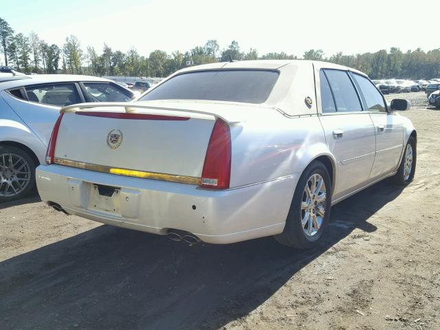 1G6KD57Y88U114924 - 2008 CADILLAC DTS WHITE photo 4