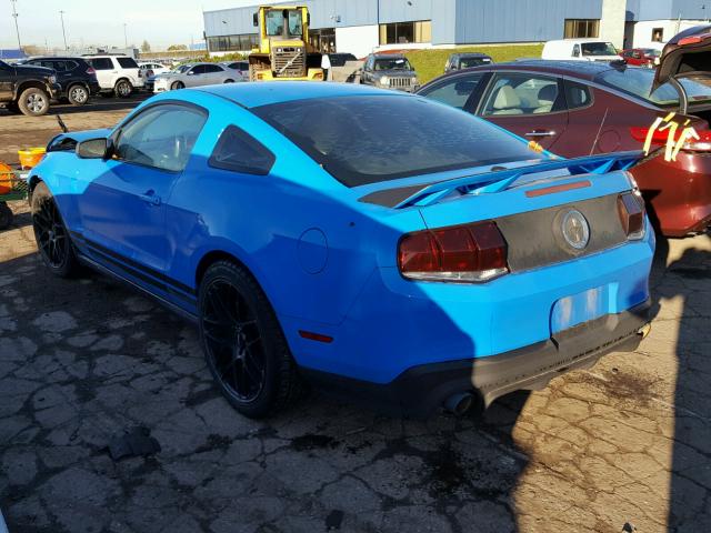 1ZVBP8AN6A5123221 - 2010 FORD MUSTANG BLUE photo 3