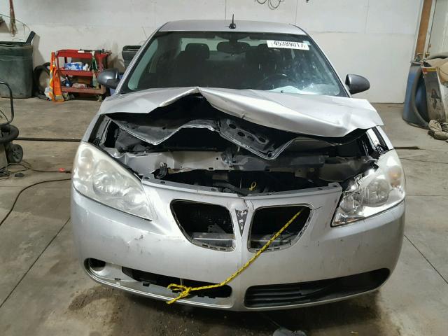 1G2ZG57B784148940 - 2008 PONTIAC G6 BASE SILVER photo 9