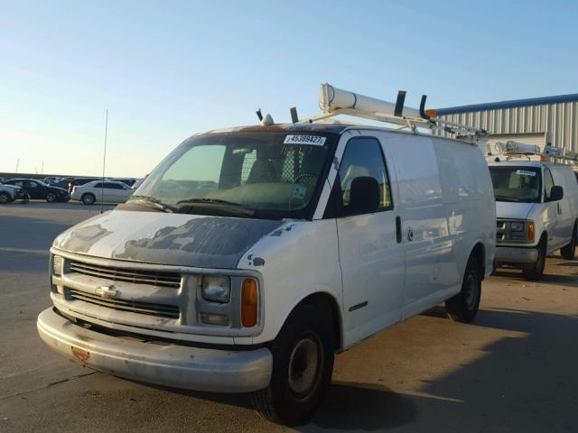 1GCFG25W711144249 - 2001 CHEVROLET EXPRESS G2 WHITE photo 2