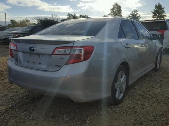 4T1BD1FKXEU121643 - 2014 TOYOTA CAMRY HYBR SILVER photo 4