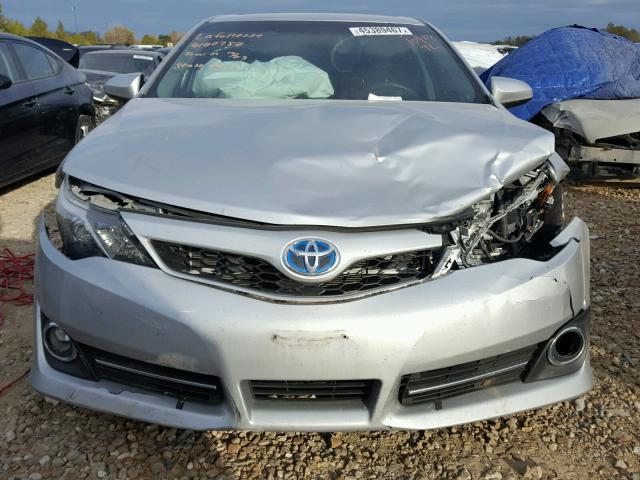 4T1BD1FKXEU121643 - 2014 TOYOTA CAMRY HYBR SILVER photo 9