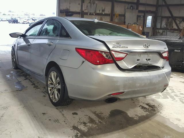 5NPEC4AB3CH359029 - 2012 HYUNDAI SONATA SE SILVER photo 3