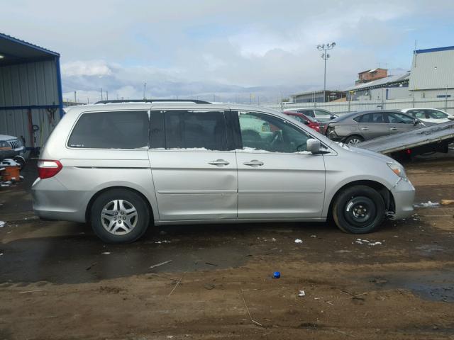 5FNRL38735B114696 - 2005 HONDA ODYSSEY GRAY photo 9