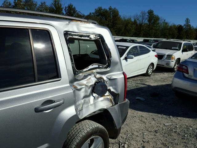 1C4NJPFB4GD576858 - 2016 JEEP PATRIOT LA SILVER photo 9