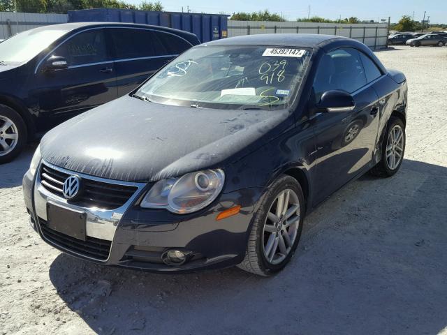 WVWFA71F48V039918 - 2008 VOLKSWAGEN EOS BLUE photo 2