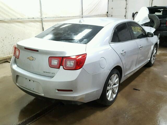1G11H5SAXDF288556 - 2013 CHEVROLET MALIBU LTZ 银色 照片 4