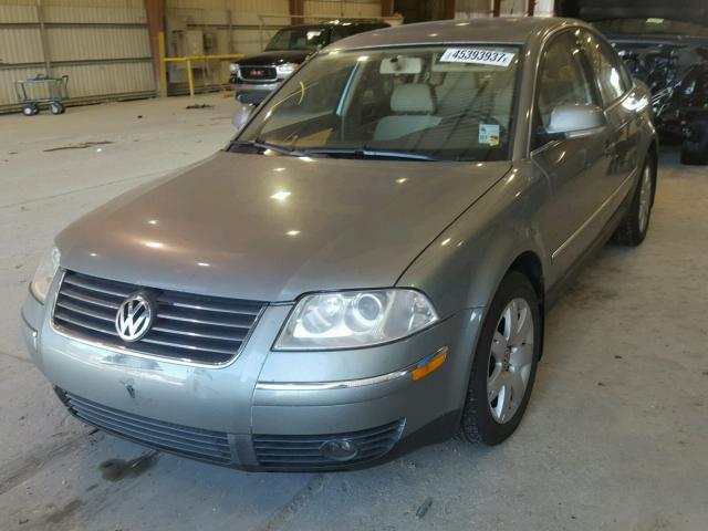 WVWAE63B05P025548 - 2005 VOLKSWAGEN PASSAT GLS GREEN photo 2