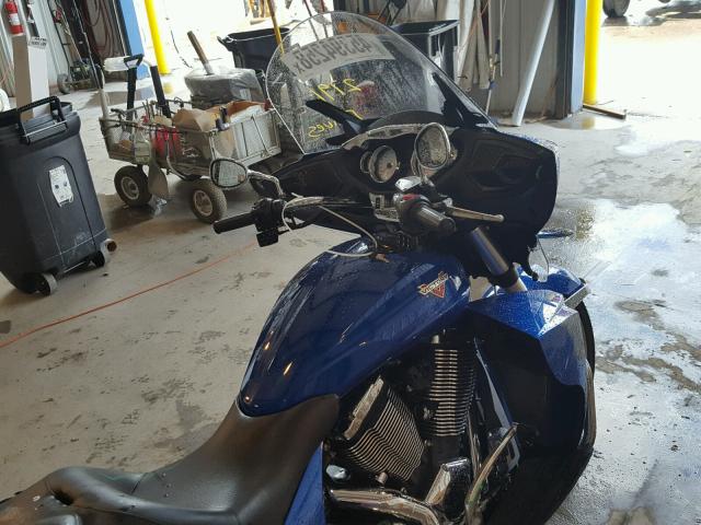 5VPXTAAA0H3057538 - 2017 VICTORY MOTORCYCLES CROSS COUN Bleu photo 5
