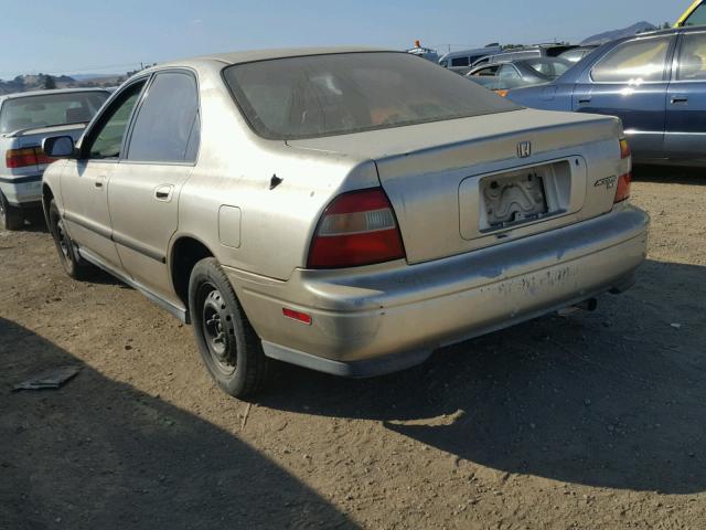 1HGCD5637RA149529 - 1994 HONDA ACCORD LX GOLD photo 3