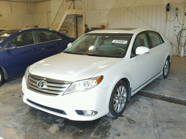 4T1BK3DB2BU423234 - 2011 TOYOTA AVALON WHITE photo 2