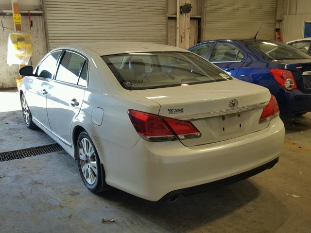4T1BK3DB2BU423234 - 2011 TOYOTA AVALON WHITE photo 3