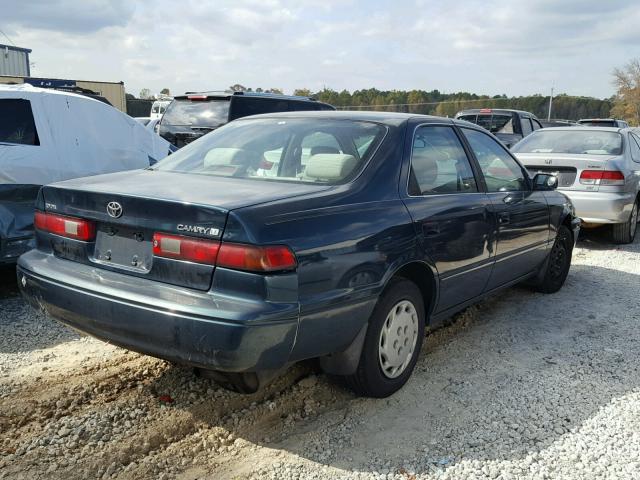 JT2BG22K2W0222815 - 1998 TOYOTA CAMRY CE GREEN photo 4