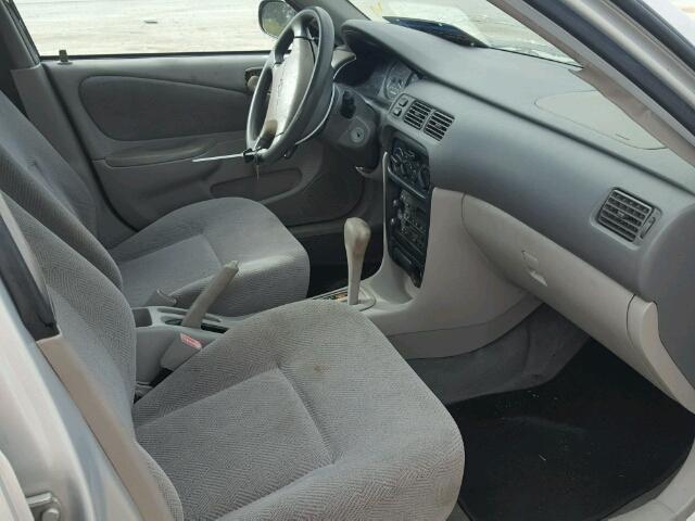 1Y1SK5284YZ436923 - 2000 CHEVROLET GEO PRIZM 银色 照片 5