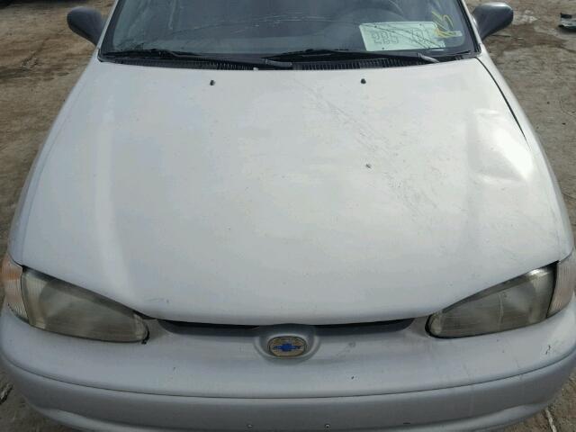 1Y1SK5284YZ436923 - 2000 CHEVROLET GEO PRIZM 银色 照片 7