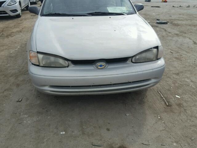 1Y1SK5284YZ436923 - 2000 CHEVROLET GEO PRIZM SILVER photo 9