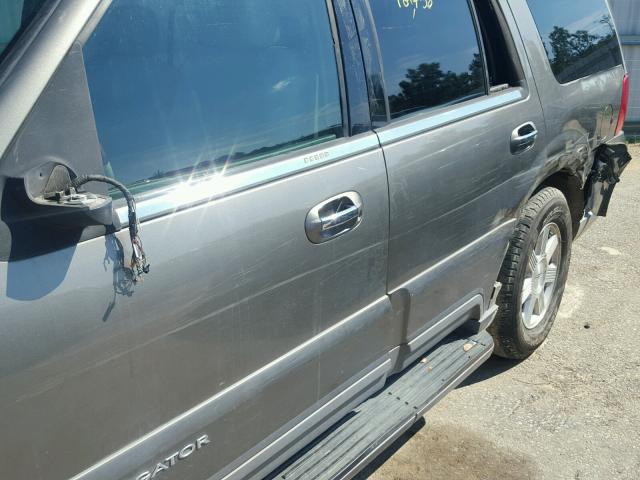 5LMFU28R94LJ09406 - 2004 LINCOLN NAVIGATOR GOLD photo 10