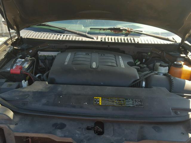 5LMFU28R94LJ09406 - 2004 LINCOLN NAVIGATOR GOLD photo 7