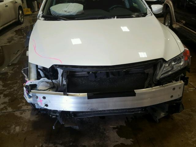 19VDE1F36DE010001 - 2013 ACURA ILX 20 WHITE photo 9