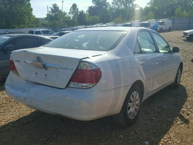 4T1BE32K45U401024 - 2005 TOYOTA CAMRY LE WHITE photo 4