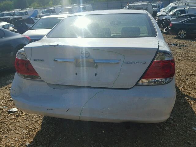 4T1BE32K45U401024 - 2005 TOYOTA CAMRY LE WHITE photo 9