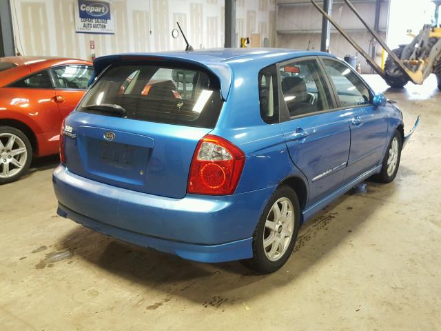 KNAFE162855085803 - 2005 KIA SPECTRA5 BLUE photo 4