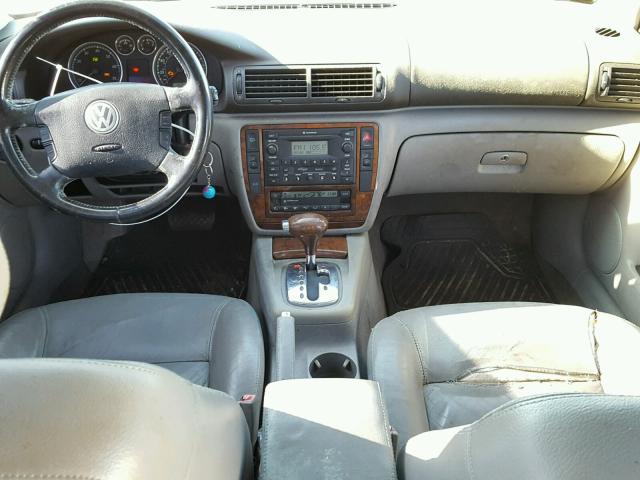 WVWRH63B33P392404 - 2003 VOLKSWAGEN PASSAT GLX GRAY photo 9