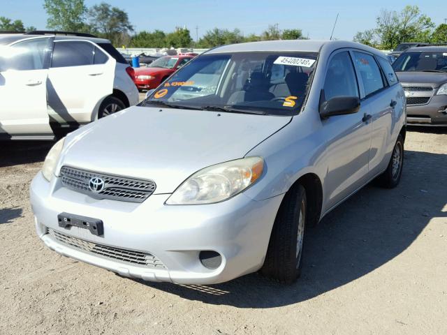 2T1KR32E55C434064 - 2005 TOYOTA MATRIX SILVER photo 2