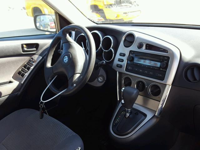 2T1KR32E55C434064 - 2005 TOYOTA MATRIX 银色 照片 9