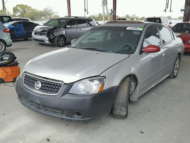 1N4BL11D55N474372 - 2005 NISSAN ALTIMA SE SILVER photo 2