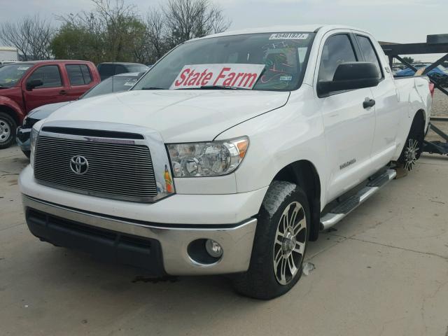 5TFRM5F12DX061873 - 2013 TOYOTA TUNDRA WHITE photo 2