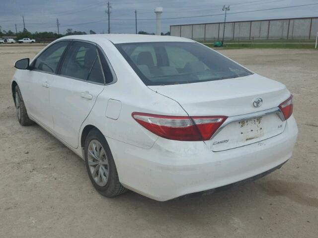 4T1BF1FK2HU273267 - 2017 TOYOTA CAMRY LE თეთრი ფოტო 3
