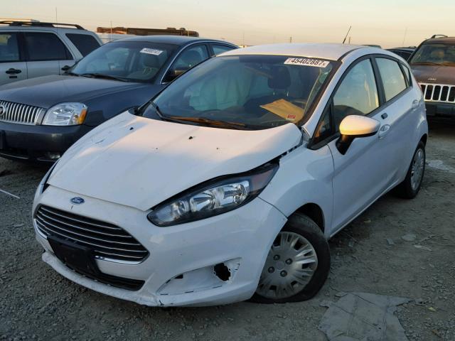 3FADP4TJ2HM136718 - 2017 FORD FIESTA S WHITE photo 2