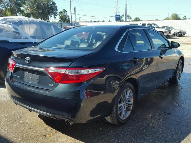 4T1BF1FK7HU340736 - 2017 TOYOTA CAMRY LE 灰色 照片 4