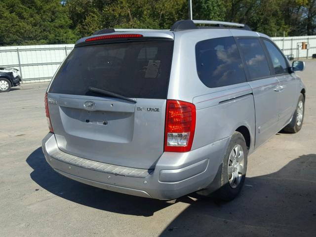 KNDMC233586048824 - 2008 HYUNDAI ENTOURAGE SILVER photo 4