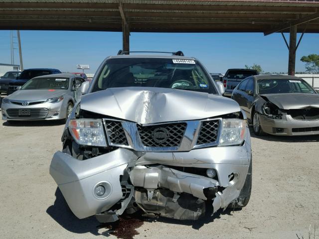 5N1AR18U56C654356 - 2006 NISSAN PATHFINDER SILVER photo 9