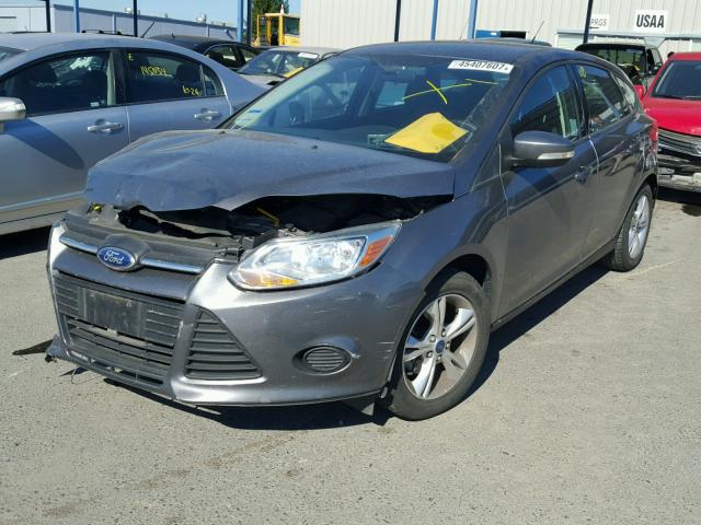 1FADP3K27DL335859 - 2013 FORD FOCUS SE GRAY photo 2