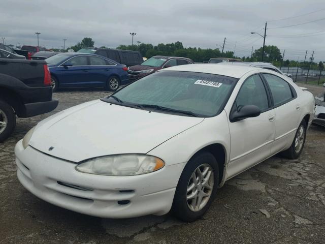 2B3HD46RX3H563403 - 2003 DODGE INTREPID S WHITE photo 2