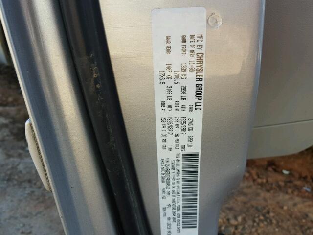 2V4RW3D12AR184512 - 2010 VOLKSWAGEN ROUTAN SE SILVER photo 10