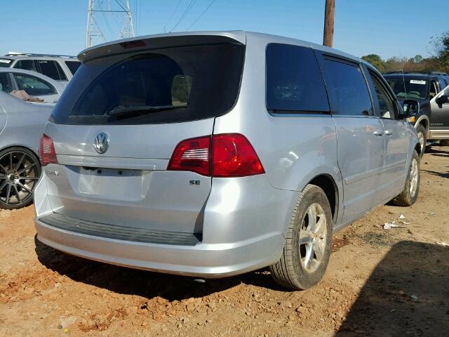 2V4RW3D12AR184512 - 2010 VOLKSWAGEN ROUTAN SE SILVER photo 4