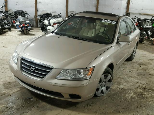 5NPET46CX9H422976 - 2009 HYUNDAI SONATA GLS TAN photo 2