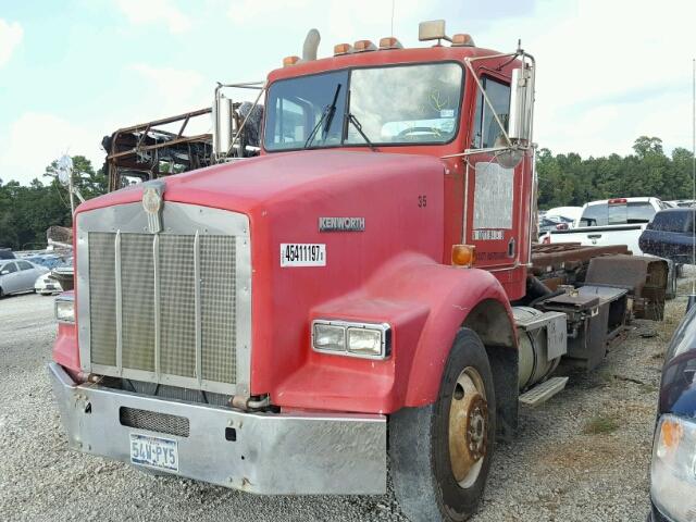 1XKDD59X1PS611452 - 1993 KENWORTH CONSTRUCTI RED photo 2