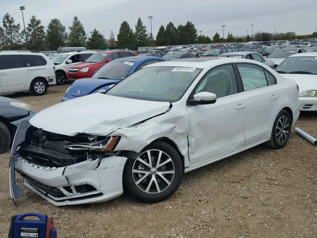 3VWDB7AJ5HM395942 - 2017 VOLKSWAGEN JETTA SE WHITE photo 2