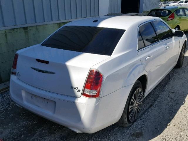 2C3CCAGG5DH683235 - 2013 CHRYSLER 300 V6 WHITE photo 4