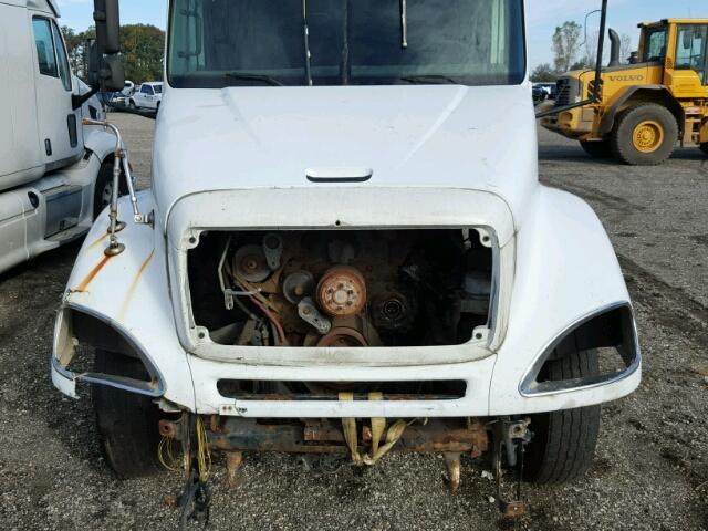 1FUJA6CK84LM77595 - 2004 FREIGHTLINER CONVENTION WHITE photo 7