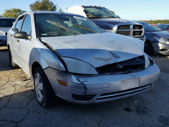 1FAFP34N65W255744 - 2005 FORD FOCUS ZX4 SILVER photo 1