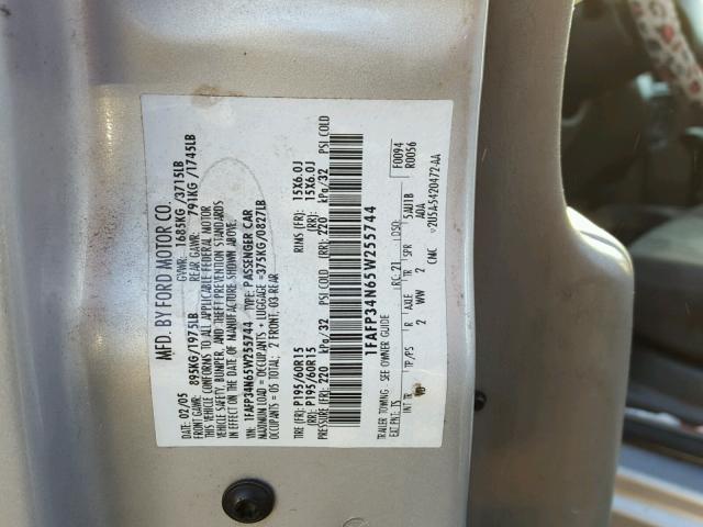 1FAFP34N65W255744 - 2005 FORD FOCUS ZX4 SILVER photo 10