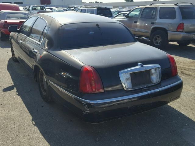 1LNHM83W91Y691193 - 2001 LINCOLN TOWN CAR C BLACK photo 3